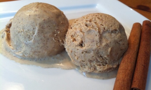 Homemade Cinnamon Ice Cream